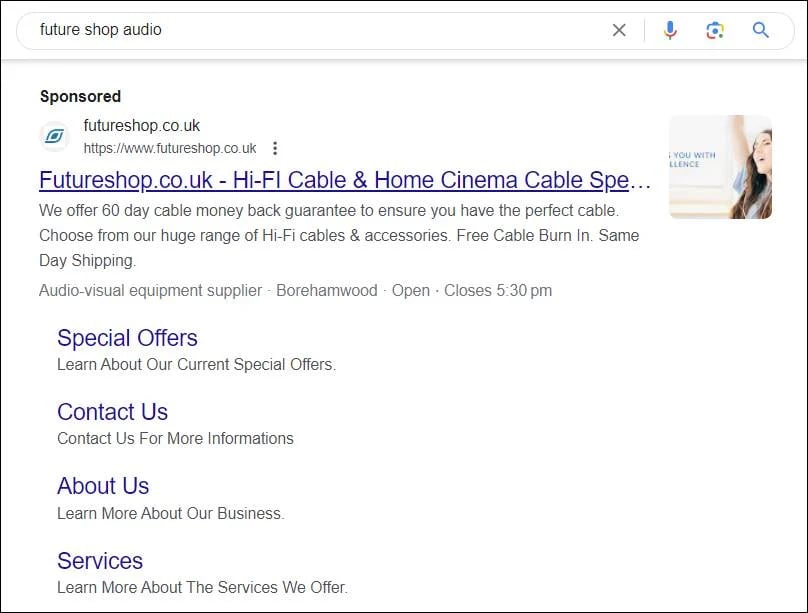 przykład rozszerzenia linków do podstron w google ads